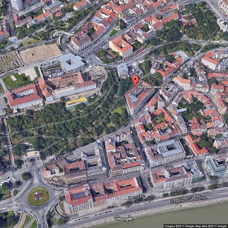 Logement Sous Le Chateau Budapest Bagian luar foto