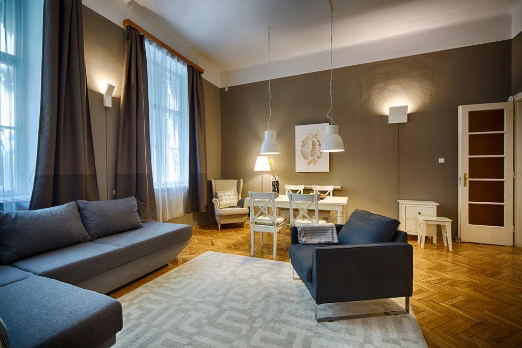 Logement Sous Le Chateau Budapest Bagian luar foto