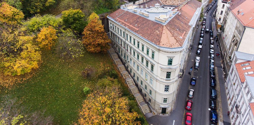 Logement Sous Le Chateau Budapest Bagian luar foto