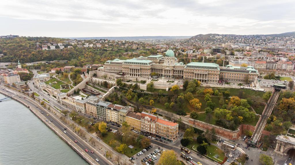 Logement Sous Le Chateau Budapest Bagian luar foto